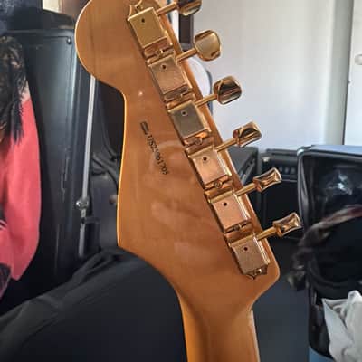 Fender Stevie Ray Vaughan Stratocaster with Pau Ferro Fretboard 2010 - Present - 3-Color Sunburst image 3
