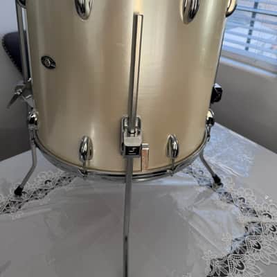 Slingerland Magnum - Silver Mist 18x16 Floor tom 1979 Excellent Condition! image 25