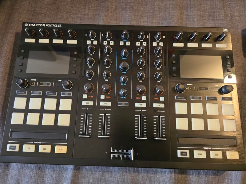 Native Instruments Traktor Kontrol S5