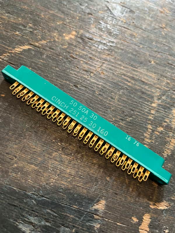 Unknown 12 pin card edge connector - Grn image 1
