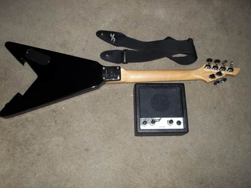 First Act Flying V Short Scale Guitar ME 276 w Amp Strap Cord | Reverb