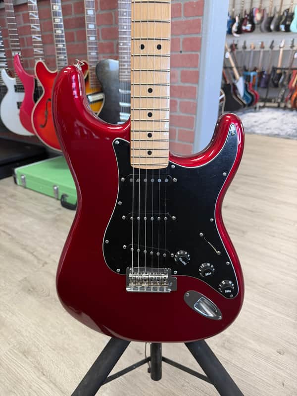 Fender Player Stratocaster with Maple Fretboard 2023 - 2024 - Candy Apple Red