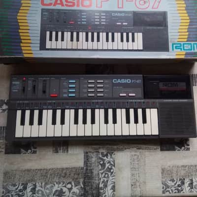 Casio PT-87 32-Key Mini Synthesizer 1980s - Black