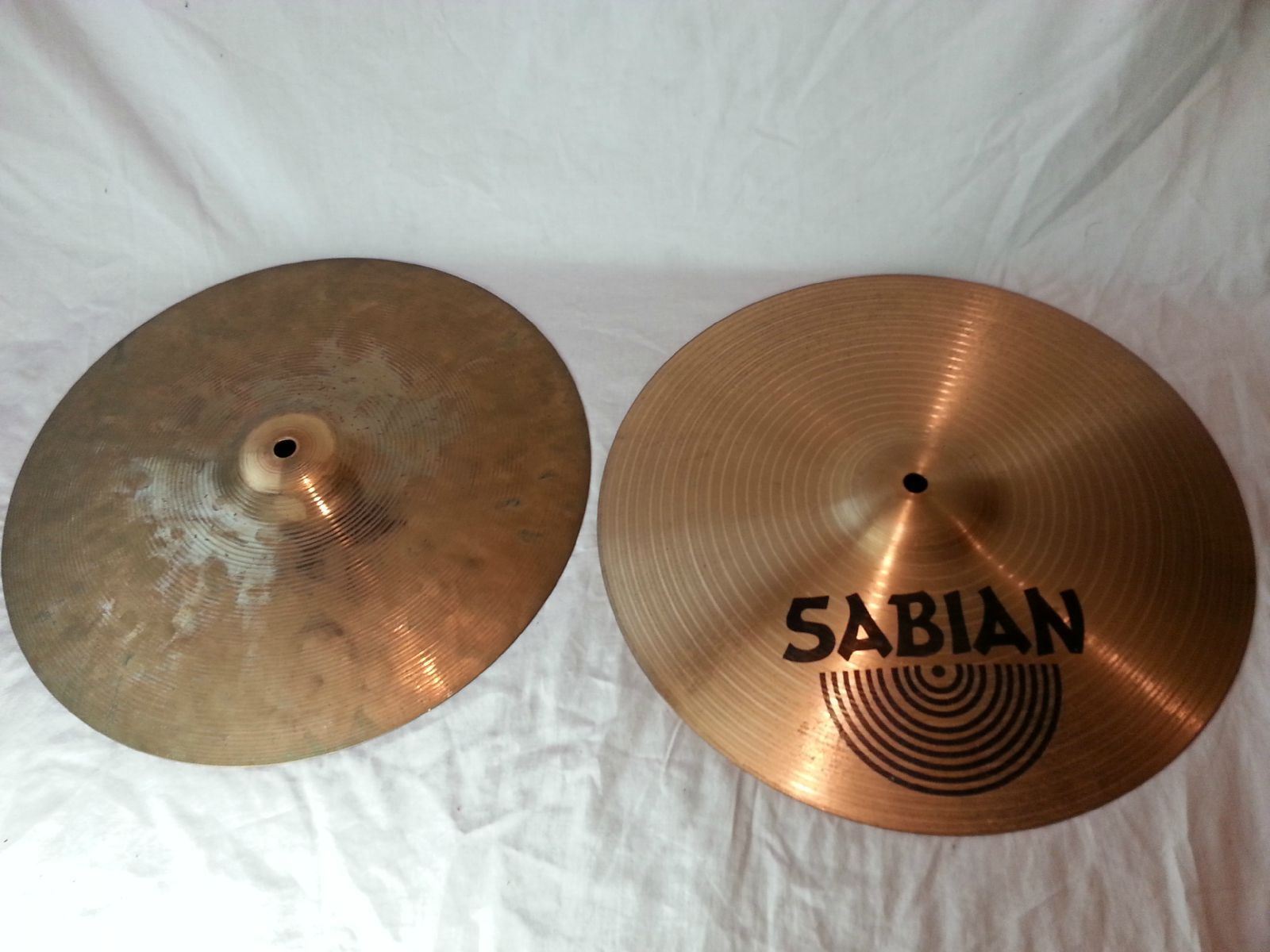 Sabian Hi-Hats Cymbals 14" 1090/1140g Medium B8/Vintage Patina Top Canada* — main photograph