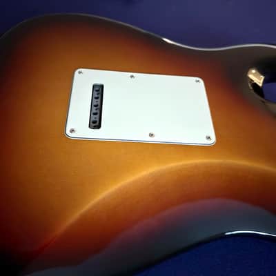Fender American Ultra Stratocaster HSS with Rosewood Fretboard 2019 - Ultraburst image 8
