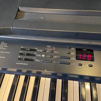 Yamaha Clavinova CVP-30 Electric Piano image 5