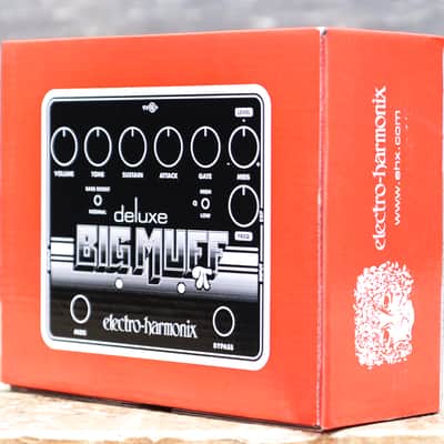 Electro-Harmonix Deluxe Big Muff Pi Fuzz with Foot-Switchable Mids Effect Pedal image 8