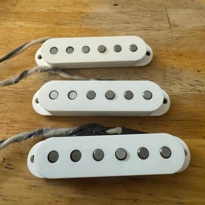 Virgil Arlo - Tone Specific 1954 Stratocaster set - White Covers image 3