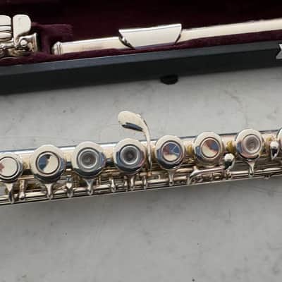Yamaha YFL-481 Intermediate B-Foot Flute 2010s - Silver image 14