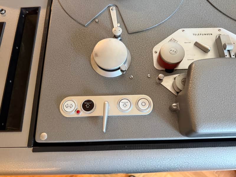 Telefunken  M10 tube tape recorder image 1
