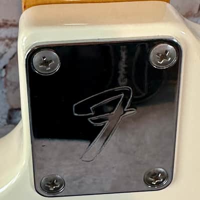 Fender Reissue ‘69 Mustang Japan 1995 - Vintage White image 7