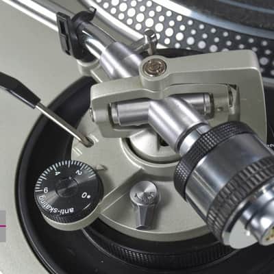 Technics SL-1200MK5 Silver Direct Drive DJ Turntable in Good Condition image 6