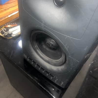 JBL LSR4326 studio monitor pair - Gray image 3