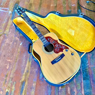 Yamaha FG-350e acoustic guitar c 1970