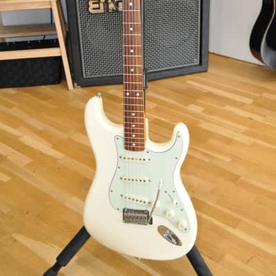 FENDER Stratocaster Vintera '60s Strat Mod OWH Olympic White / Made in Mexico / 60s Stratocaster / MX20017670 image 2