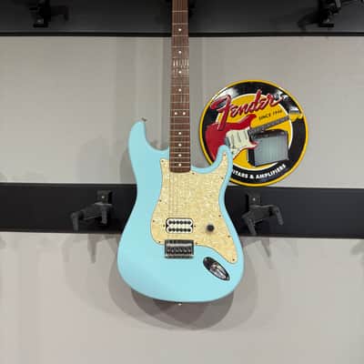Fender Tom DeLonge Artist Series Signature Stratocaster 2002 - Daphne Blue image 1