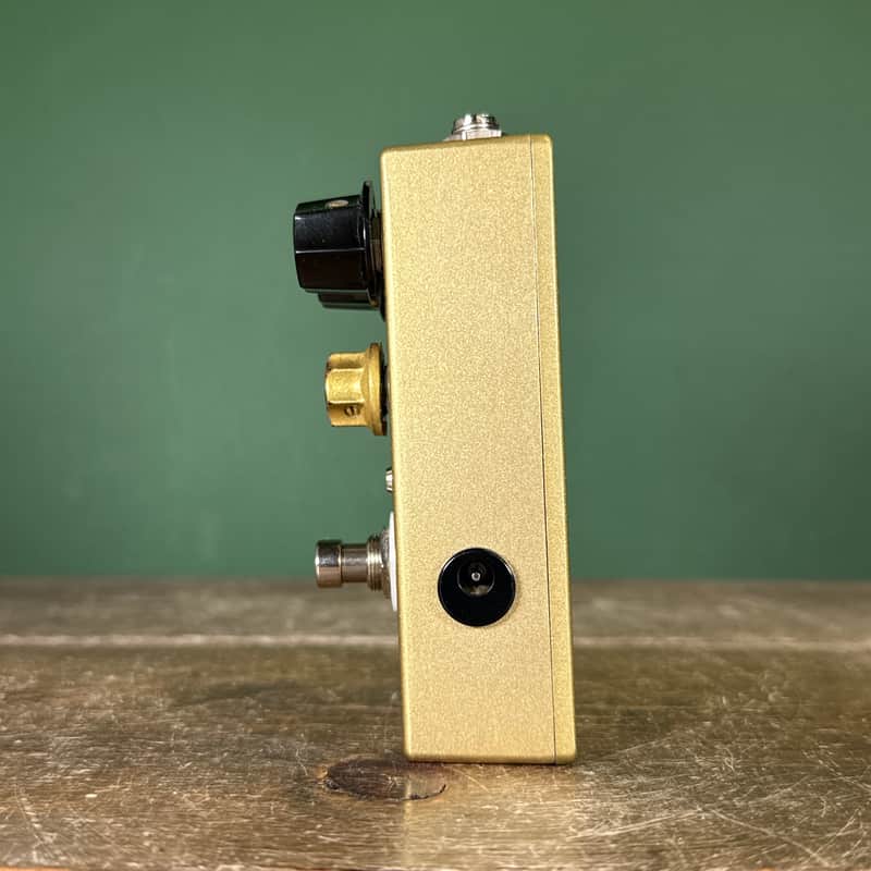 Analogman Sun Face CV7005 Germanium Fuzz with Sun Dial Knob - Gold
