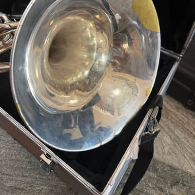 King 1122 Marching French Horn with case. USA image 13