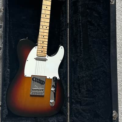 Collector Grade 2009 Fender American Standard Telecaster With Maple Fretboard 3-Color Sunburst image 4