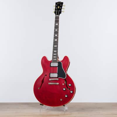 Gibson Custom 1964 ES-335 Reissue, Sixties Cherry | Demo image 2