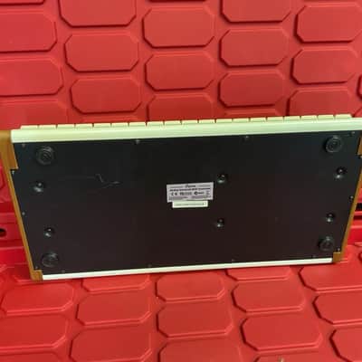 Arturia Factory Experience 32 Key Universal MIDI Controller Keyboard image 8