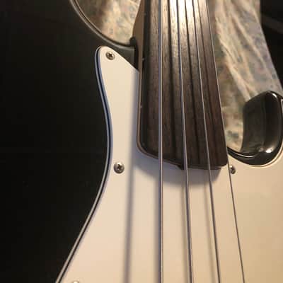 Fender Standard Jazz Bass Fretless with Rosewood Fretboard 1989 - 1997 - Black image 5