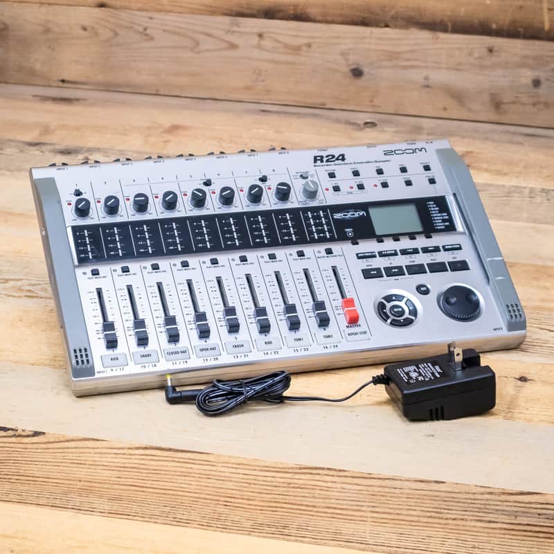 Zoom R24 (R-24) Digital Multitrack Recorder Multi-Track Interface U284609 image 1