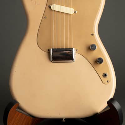 1958 Fender Musicmaster Electric Guitar - OHSC, newly refretted image 3