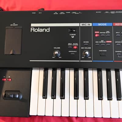 Roland Juno Stage 76-Key 128-Voice Expandable Synthesizer 2008 - Black image 2