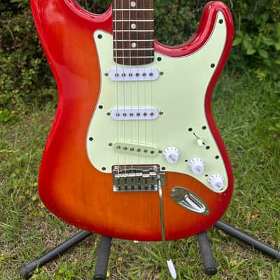 Squier Stratocaster Standard Series - Sienna Sunburst image 2