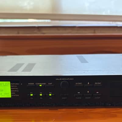 Roland S-760 Digital Sampler - Mouse - Zulu SCSI - Monitor image 2