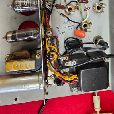 Silvertone 1457 Guitar and Amplifier 1965 - Red Sparkel image 20