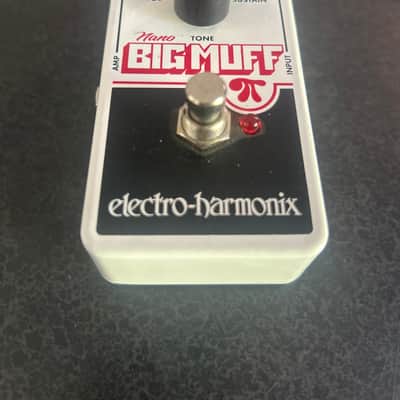 Electro-Harmonix Nano Big Muff Pi Distortion / Sustainer 2013 - Present - White / Black / Red image 4