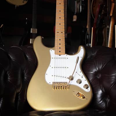 Fender Stratocaster Collectors Edition 1982 - GOLD image 2