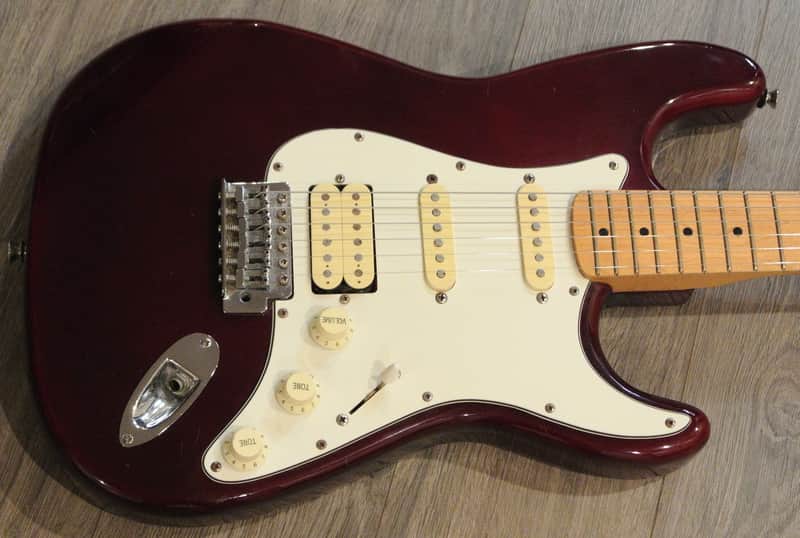 1996 Made in Korea Fender Squier Stratocaster- Gold Logo, V Prefix