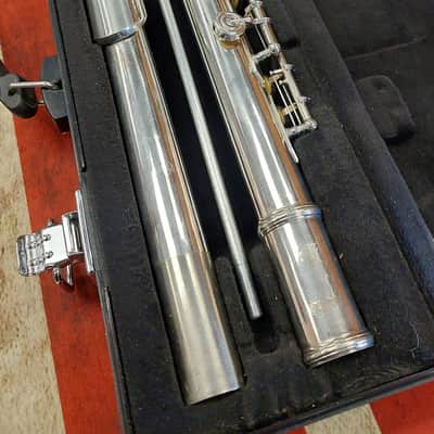 Yamaha YFL-262 - Silver w/case image 1