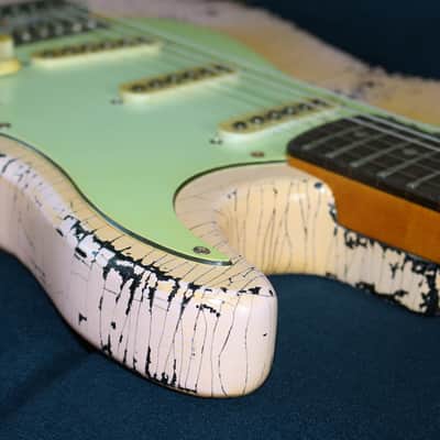 VTT-Relics Strat Style 2026 - Heavy Relic Pink/Black image 5