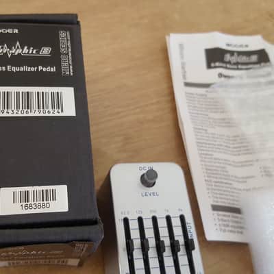 Mooer Graphic B Bass EQ Pedal - White image 10