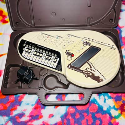 Suzuki OM-300 Omnichord W/Case + AC image 16