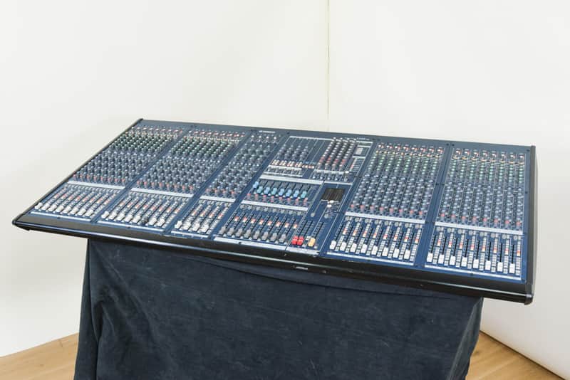 Yamaha IM8-32 32-Ch. Sound Reinforcement Console (NO POWER SUPPLY