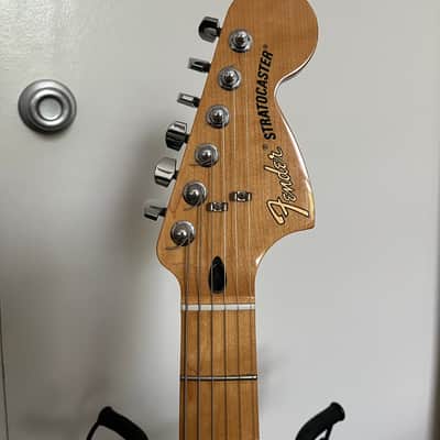 Fender Deluxe Roadhouse Stratocaster with Maple Fretboard 2014 - 2015 - Vintage White image 2