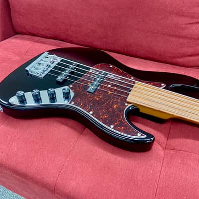 Sadowsky MetroExpress Vintage JJ Bass Fretless, 5-string - Black High Polish image 4