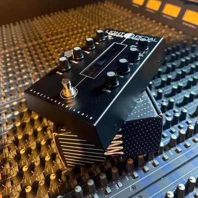 Gamechanger Audio Light Pedal Optical Spring Reverb 2020 - Black image 2