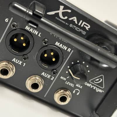 Behringer X Air XR12 12-Input Tablet-Controlled Digital Mixer 2015 - Present - Black image 4