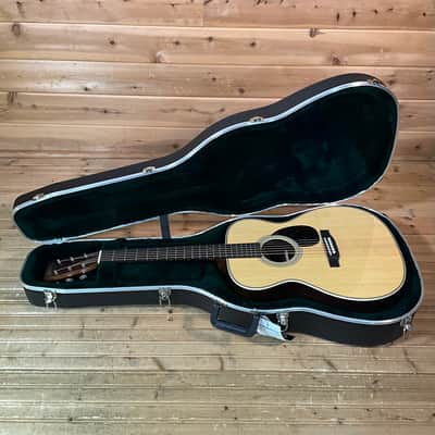 Martin OM-28 Acoustic Guitar - Natural image 7