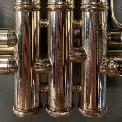 Bach Stradivarius Trumpet Model 37, Silver Finish image 4