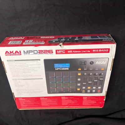 Akai MPD226 2015 - Present - Black image 2