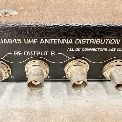 Shure UA845-UB UHF Antenna Distribution System - 692-716 MHz - Working image 6