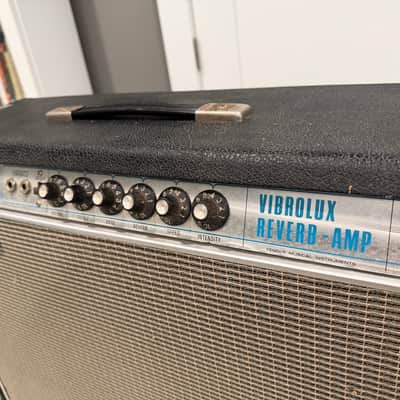 Fender Vibrolux Reverb Amp - 1968 - Drip Edge / Black Line image 2