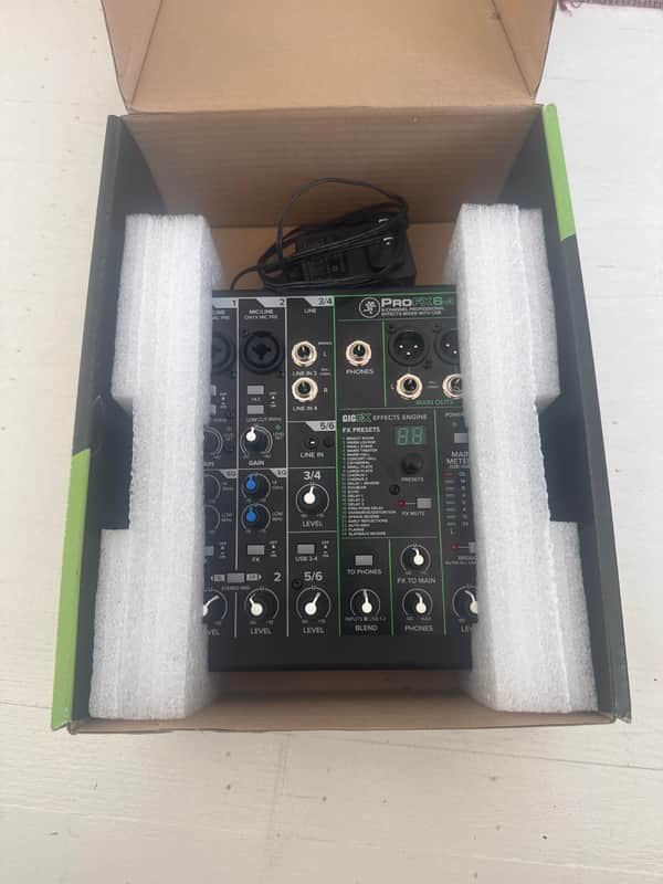 Mackie ProFX6v3 6-Channel Effects Mixer